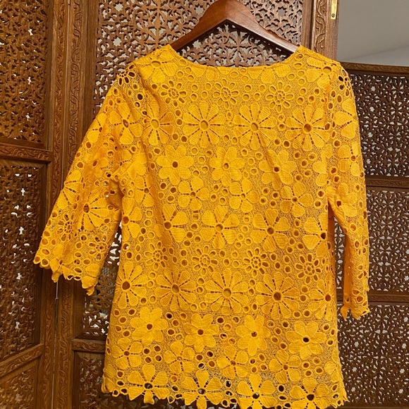 🚺 Chicwish golden embroidered flower top - Picture 4 of 6